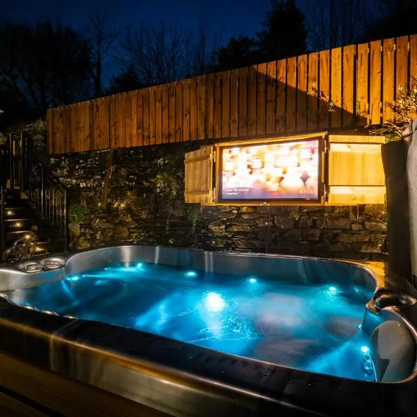 Stunning cottage Grade 2 listed with parking and Hot Tub – hotel w mieście Ambleside