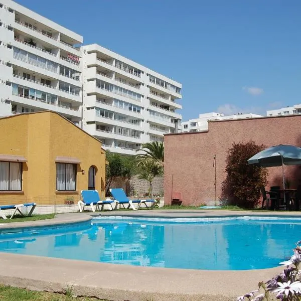 De La Costa Cabañas, hotel La Serenában