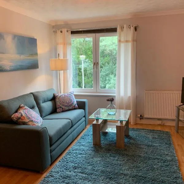 Modern One Bedroom Apartment, hotell sihtkohas Lossiemouth