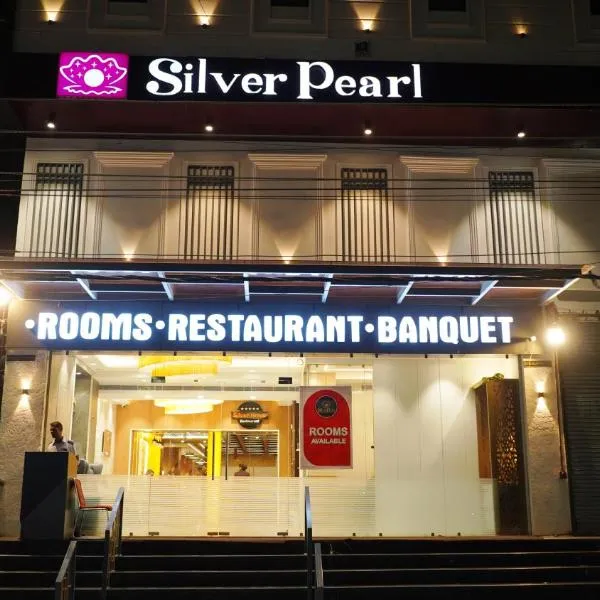 HOTEL SILVER PEARL, hotel u gradu Aligar