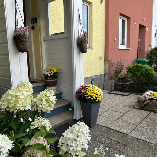 Family Home Green Paradise with Garden & free parking, hotel in Salzburg