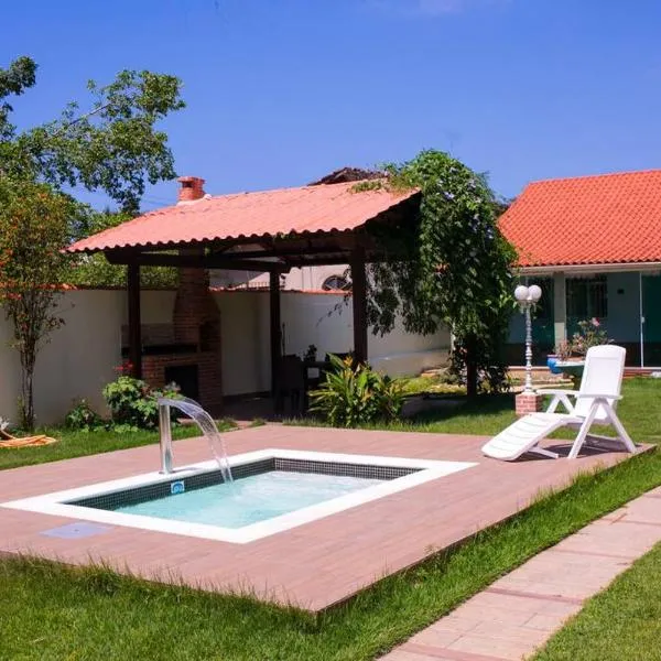 Casa em Itaipuaçu na Praça do Ferrerinha., hotel i Maricá