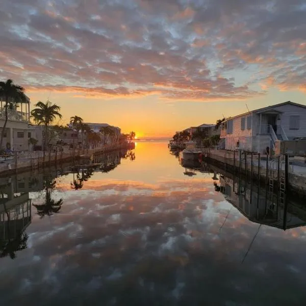 Pelican's Roost, Waterfront comfort at Venture Out, Hotel in Big Pine Key