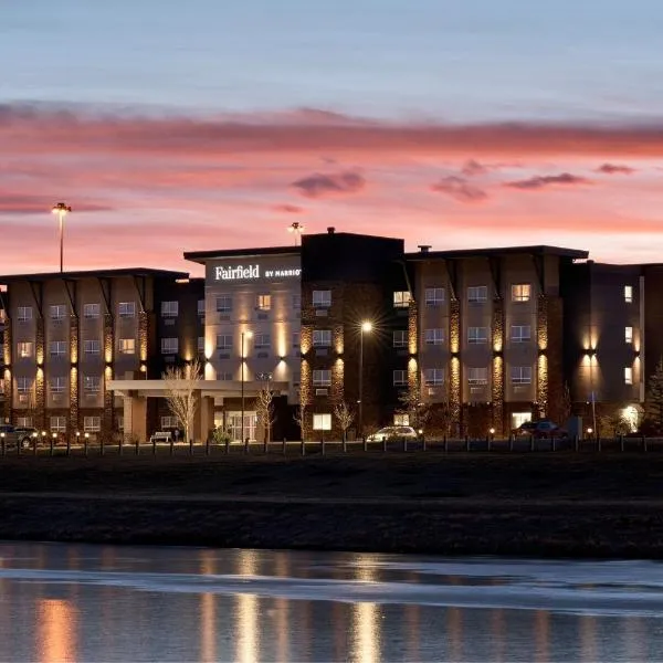 Fairfield Inn & Suites by Marriott Airdrie – hotel w mieście Airdrie