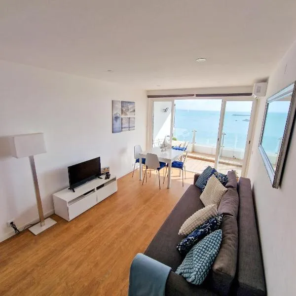 Casa dos Cotas - Amazing Seaside Apartment with Balcony، فندق في كاسكايس