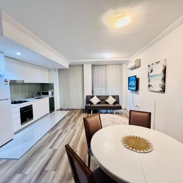 Apartment in Turrella, hótel í Sydney