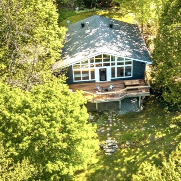 Waterfront Haliburton, All Season, Fully Equipped Cottage! โรงแรมในฮาลีเบอร์ตัน