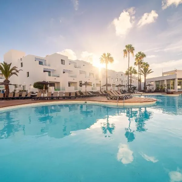 Apartamentos Galeon Playa, hotelli kohteessa Costa Teguise