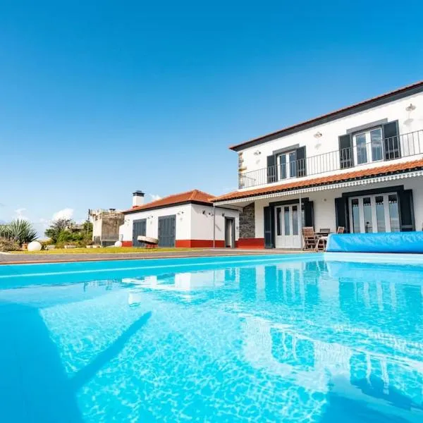 Casa Pereira – Snooker, Wi-Fi, Bbq, Pool, hotel i São Vicente