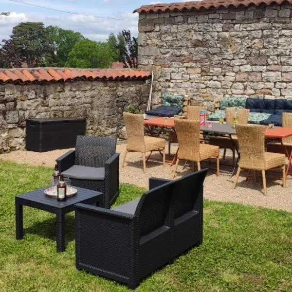 maison de charme avec jardin, hotel a Cuiseaux