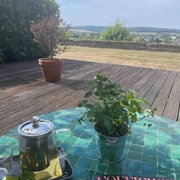 Loft de charme avec terrasse et jardin au Fort d’Asfeld, hotel v destinaci Sedan