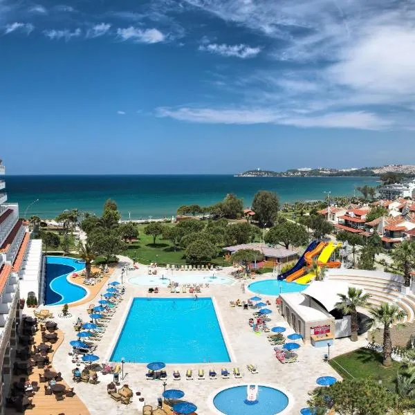 Batıhan Beach Resort & Spa, hotel v destinaci Kusadası