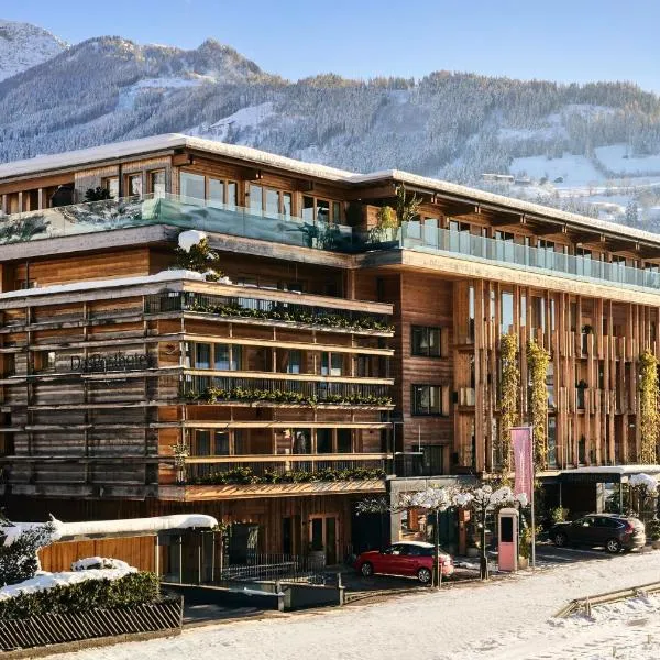 Small Luxury Hotel of the World - DasPosthotel, hotel sa Zell am Ziller