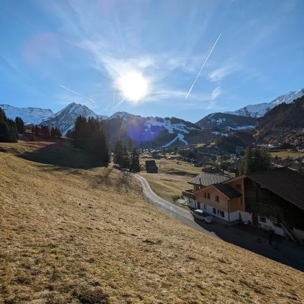 Zimmer in Adelboden, ξενοδοχείο στο Αντελμπόντεν