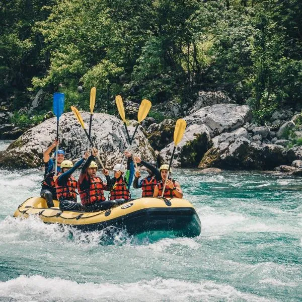 Camp Divlja Rijeka: Foča bir otel