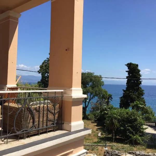 Villa Peppina Apartment, hotell i Lovran