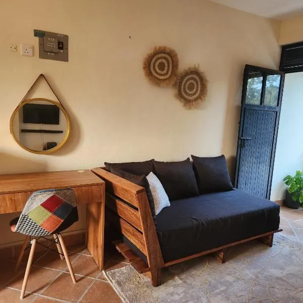 Stay with Adhiambo - Studio near Bofa Beach, hotel u gradu Kilifi