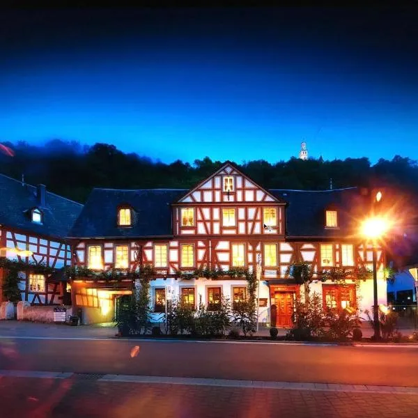 Landgasthof Zum Weissen Schwanen, viešbutis mieste Kamp-Bornhofenas