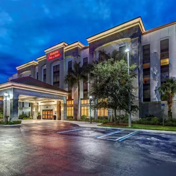 Hampton Inn & Suites Fort Myers Estero, hotel di Estero