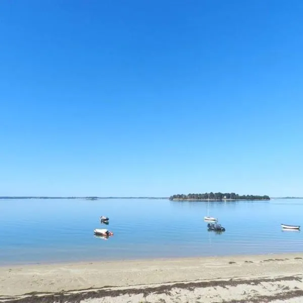 Meublé sur l'ILE DE TASCON à 300 m de la plage: Vannes'te bir otel