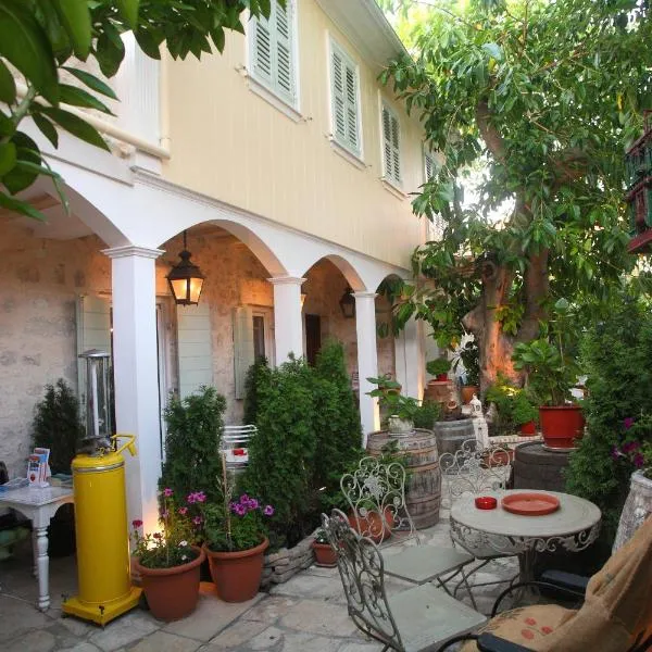 The Aigli, hotel u gradu Nikiana