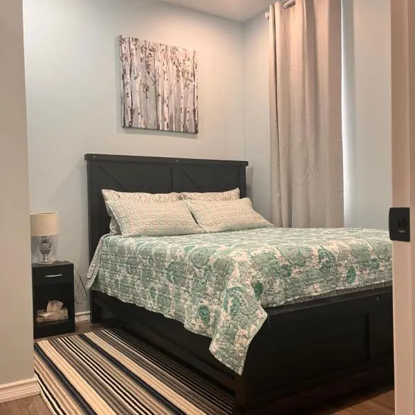 Private Apartment/Suite, hotel en Oshawa