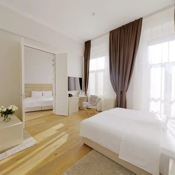 Lanterna Rooms City Center, hotel em Novi Sad