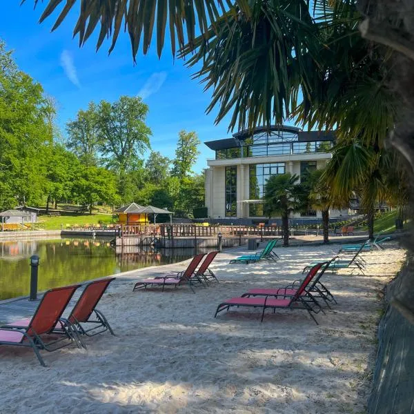 Le Forges Hotel, hotel di Forges-les-Eaux