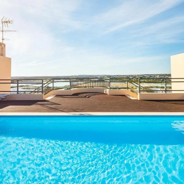 Green House - Pool on Rooftop, Hotel in Olhão