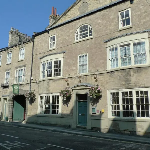 Orchard Club - Newton House, hotel in Knaresborough