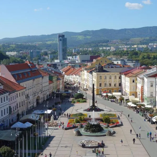 Apartmán Pistácia 2 priame centrum BB, hotelli kohteessa Banská Bystrica