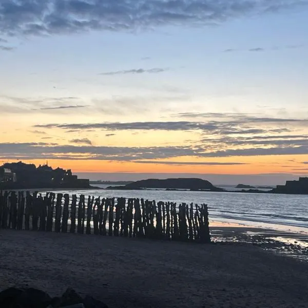 Villa de caractère à Saint- Malo 100m du Sillon, khách sạn ở Saint Malo