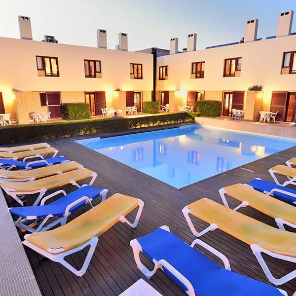 Hotel Apartamento Porto Covo, viešbutis mieste Sinesas