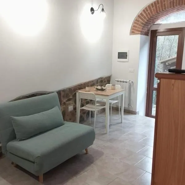 Casa in Bocca al Fiume, hotel en Pescia