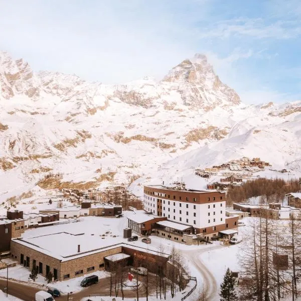 Valtur Cervinia Cristallo Ski Resort, hotel in Breuil-Cervinia