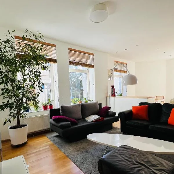 Großes und helles Innenstadt Apartment - Ferienwohnung, hotel em Frankfurt