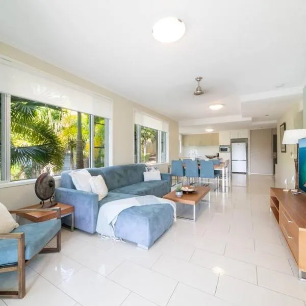 Whitsundays Ocean & Rainforest views Airlie Beach: Airlie Beach şehrinde bir otel