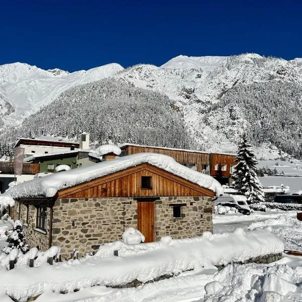 ArlBerglife Ferienresort, hotel en Pettneu am Arlberg