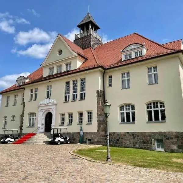 Schloss Krugsdorf Golf & Hotel – hotel w mieście Pasewalk