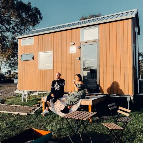 Odyssean Tiny House A by Tiny Away, hotel v mestu Cessnock