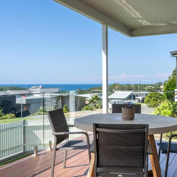 Sea&Country Kiama-Stunning Views-Relaxing-Spacious-Deck-EVC, hotel v destinaci Shellharbour