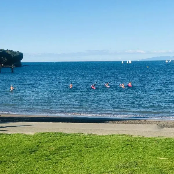 Beach Lodge, hotel in Orewa