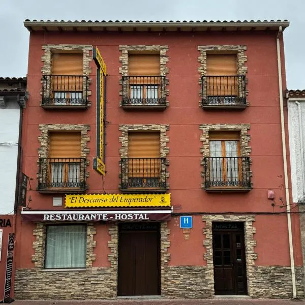 Hostal El Descanso Del Emperador, hotel di Jarandilla de la Vera