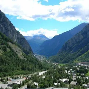 MAISON DU BOURG – hotel w mieście Courmayeur