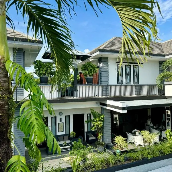 Villa Rumah Putih Abu Abu، فندق في سينغيغي