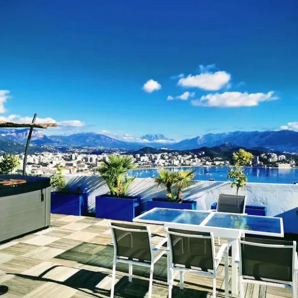 Penthouse panoramique avec Jacuzzi, hotel en Ajaccio