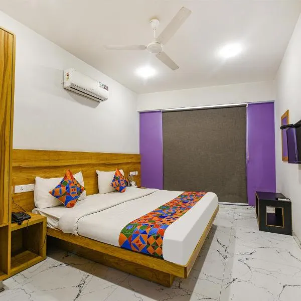 FabHotel Gazelle Inn I, hotel sa Gurgaon