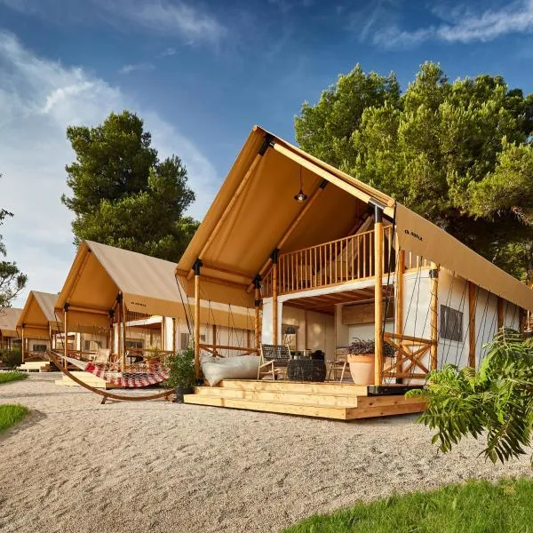 Arena One 99 Glamping, hotel em Pula