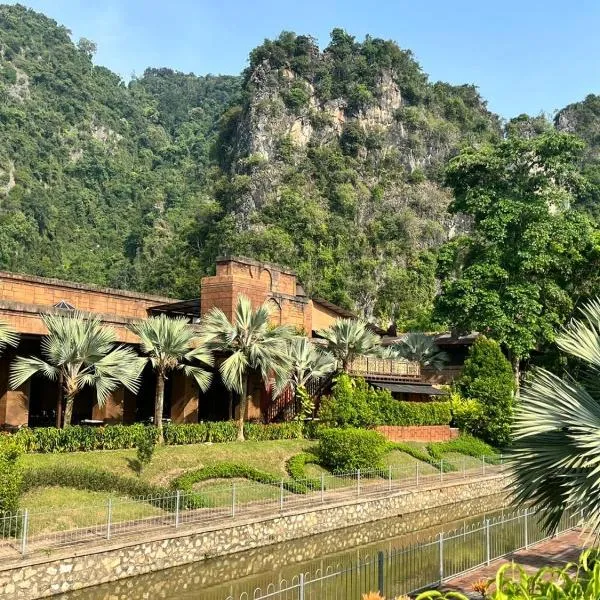 Sunway Alpine Suites near Onsen and Themepark Tambun Ipoh by IWH, hotel i Ipoh