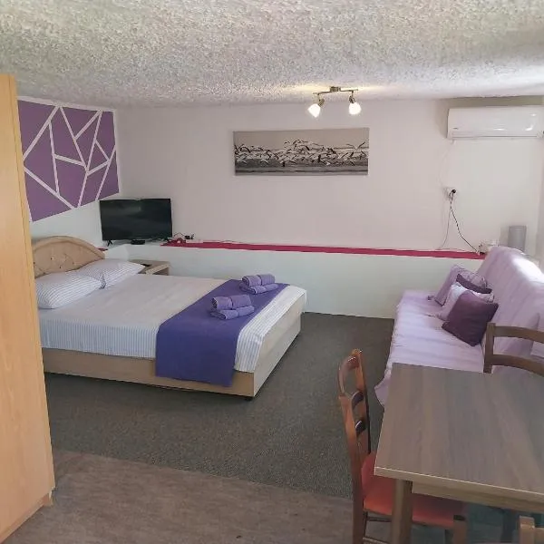 Petkovic Apartmani 2, hotel di Tivat